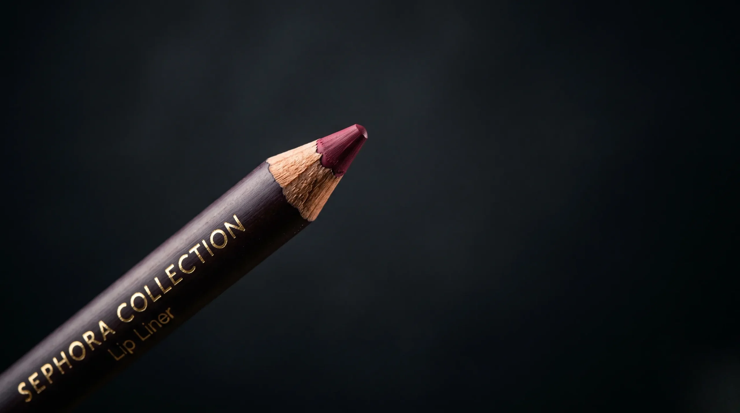 Crayon à lèvres Sephora Collection avec texte de titre élégant.